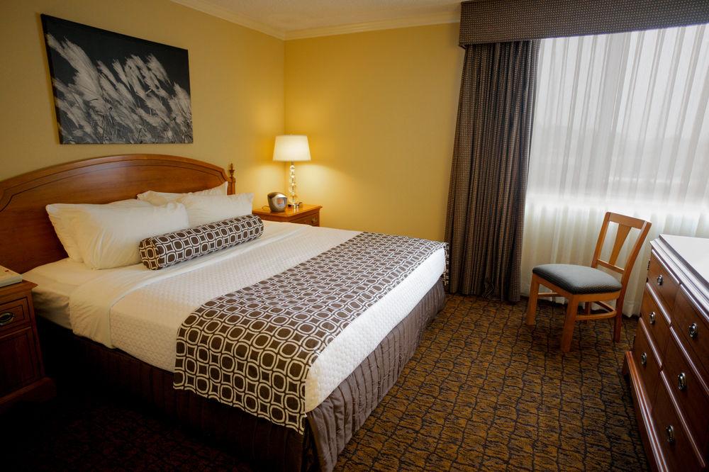 Doubletree By Hilton Madison East Hotell Exteriör bild