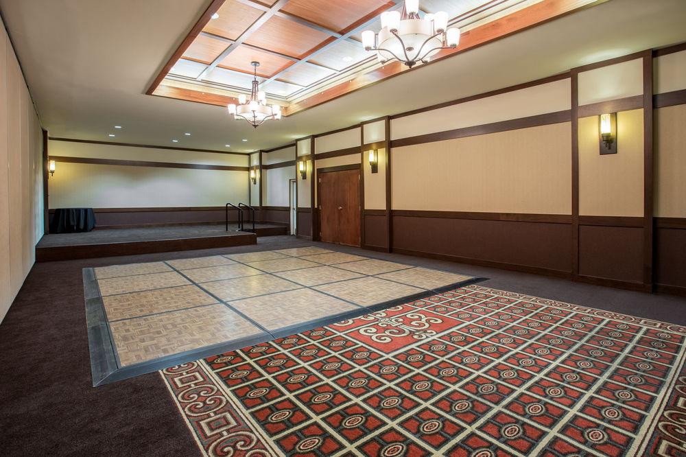 Doubletree By Hilton Madison East Hotell Exteriör bild