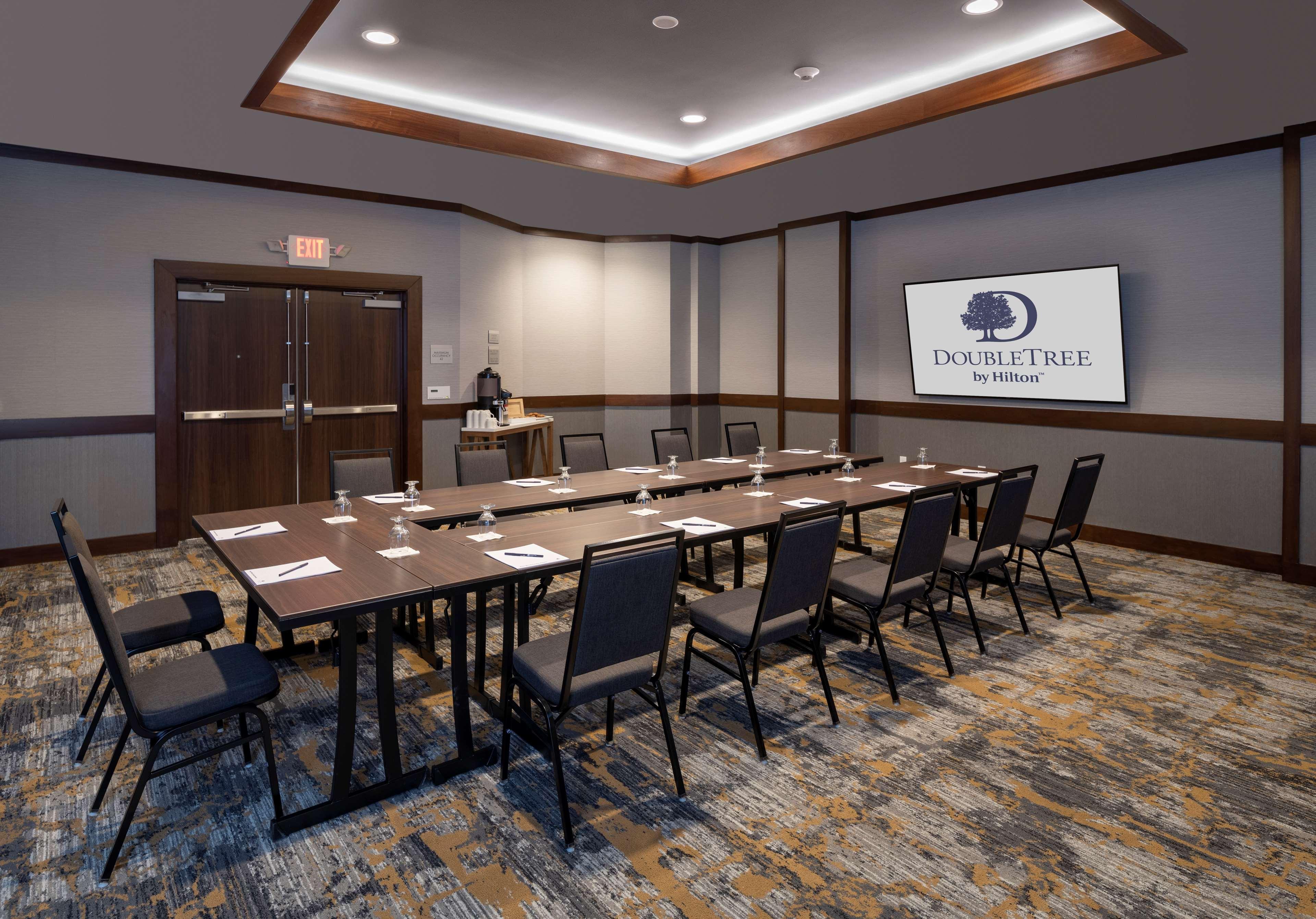 Doubletree By Hilton Madison East Hotell Exteriör bild