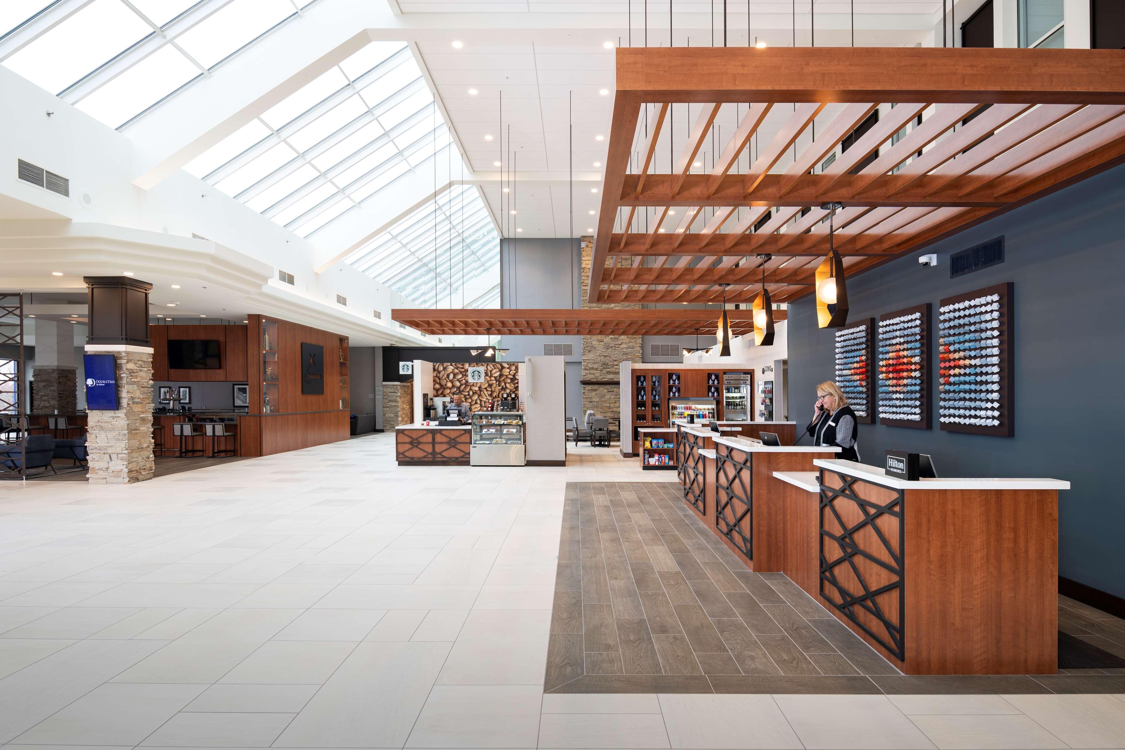 Doubletree By Hilton Madison East Hotell Exteriör bild