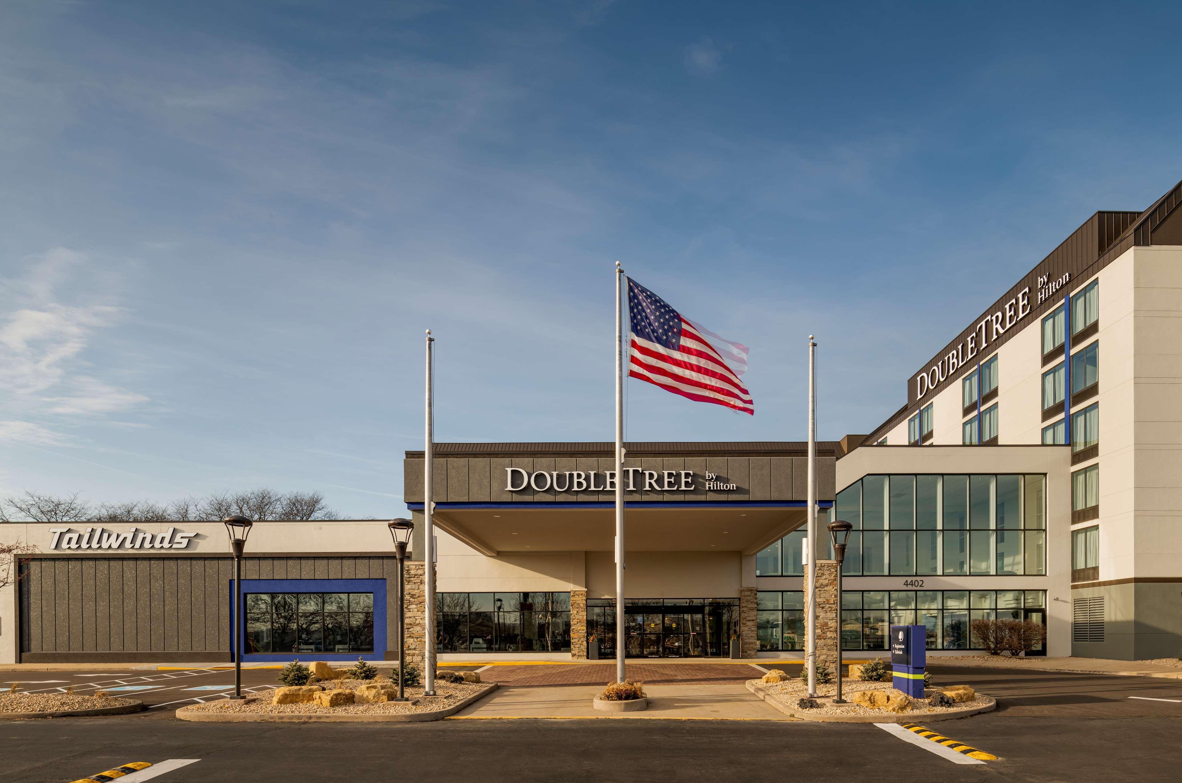 Doubletree By Hilton Madison East Hotell Exteriör bild