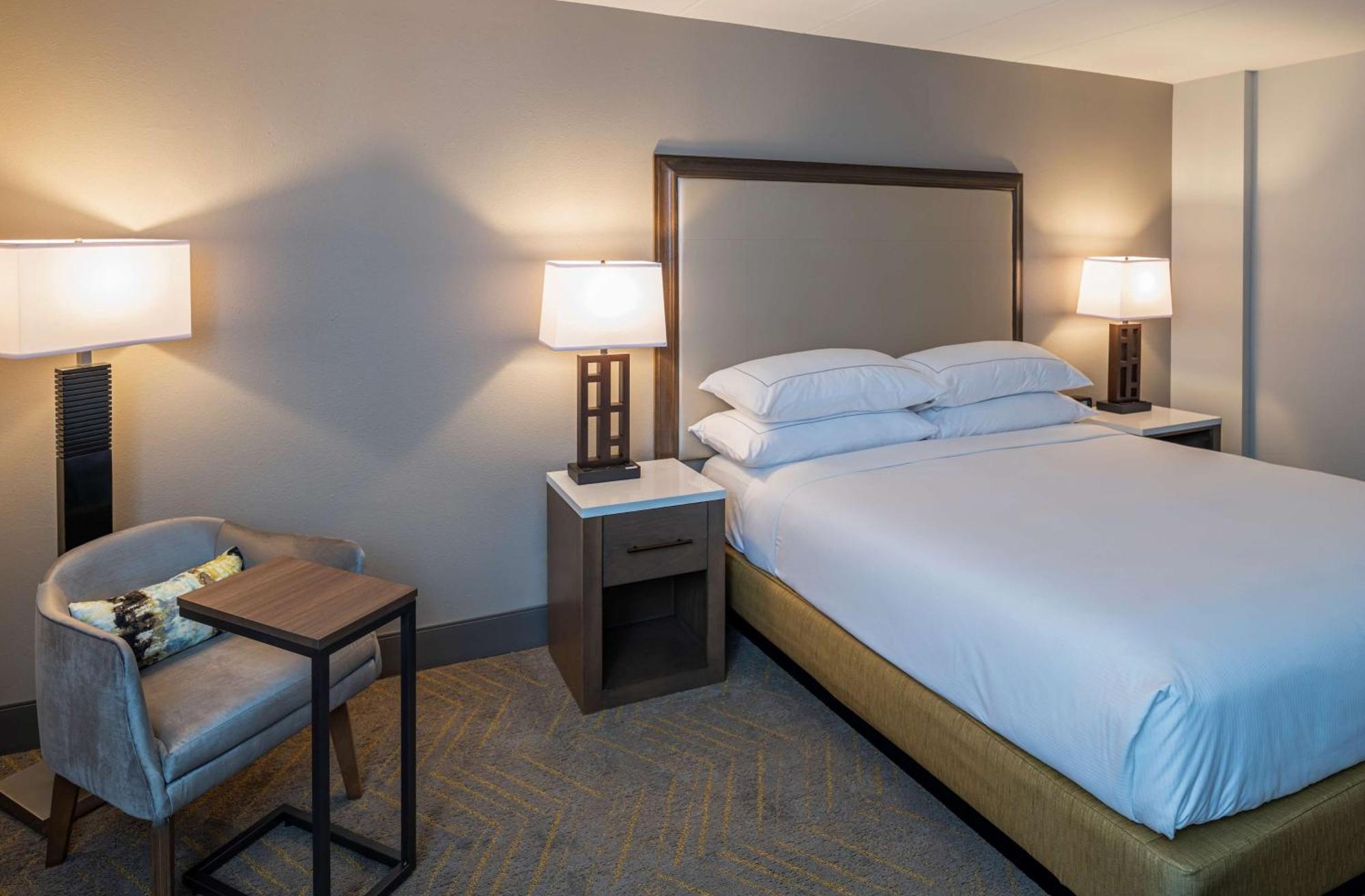 Doubletree By Hilton Madison East Hotell Exteriör bild