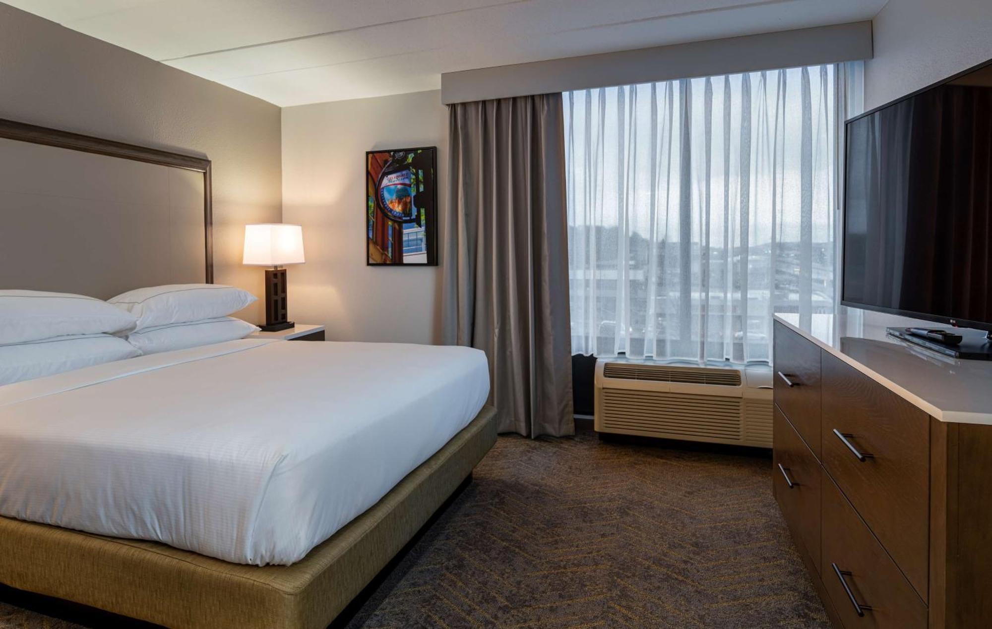 Doubletree By Hilton Madison East Hotell Exteriör bild