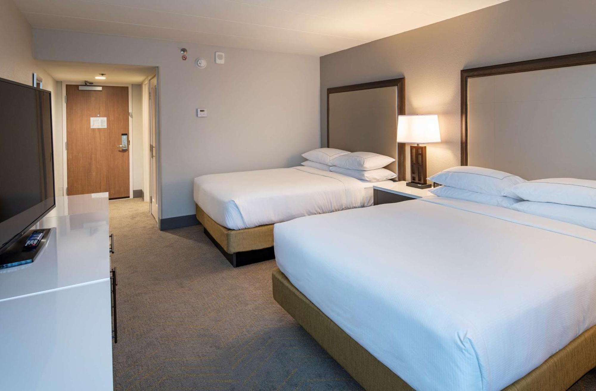 Doubletree By Hilton Madison East Hotell Exteriör bild
