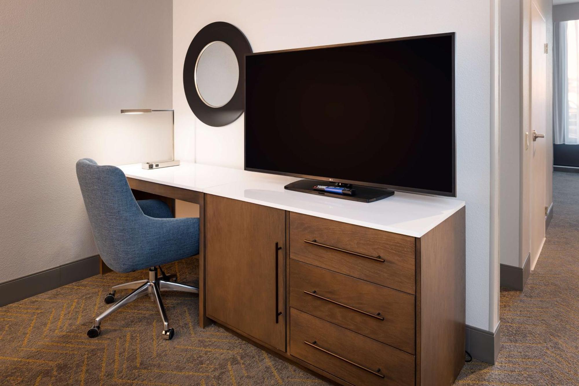 Doubletree By Hilton Madison East Hotell Exteriör bild