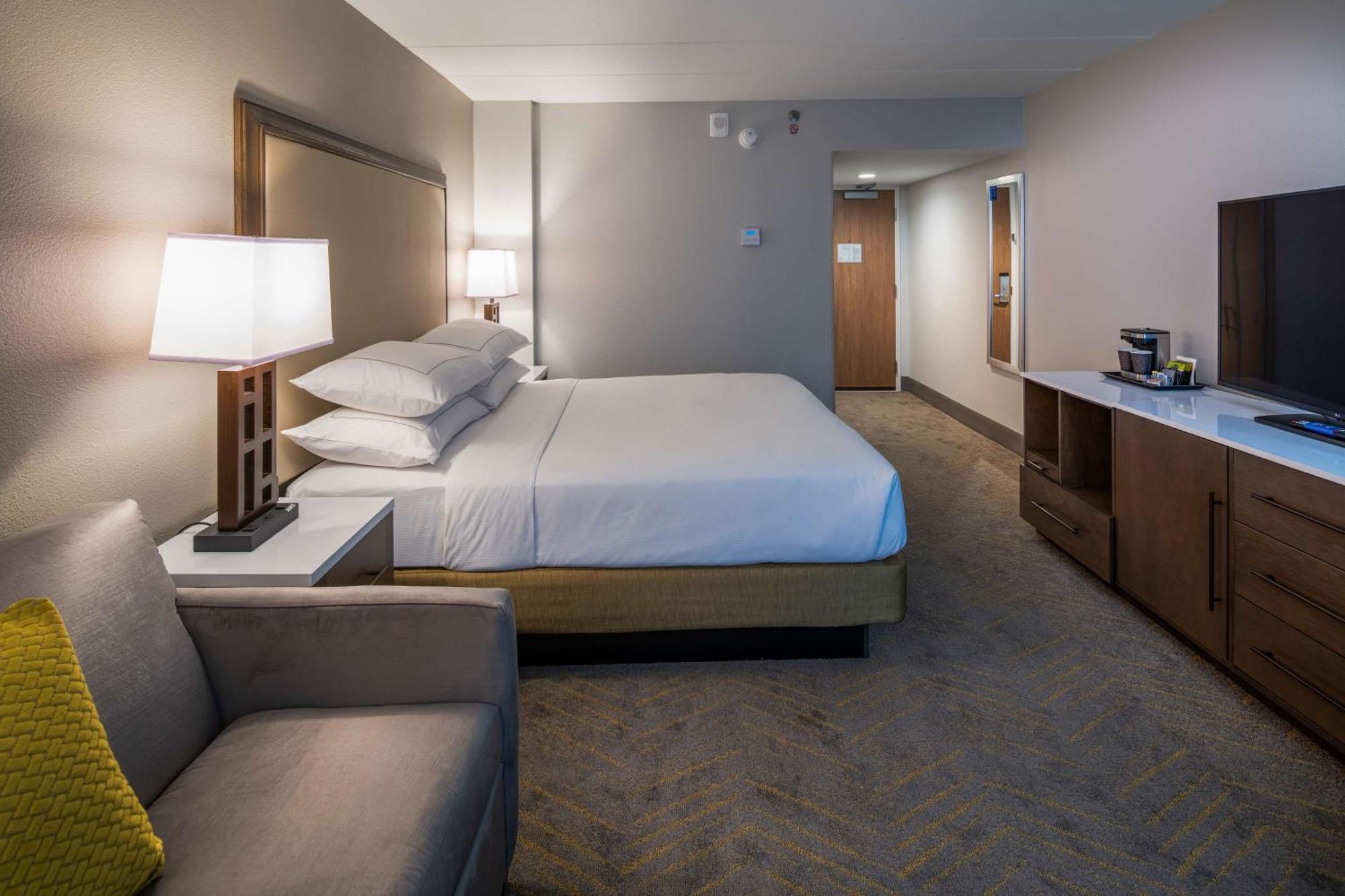 Doubletree By Hilton Madison East Hotell Exteriör bild