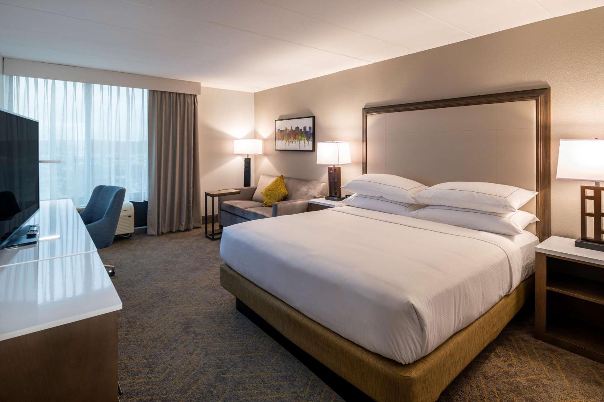 Doubletree By Hilton Madison East Hotell Exteriör bild