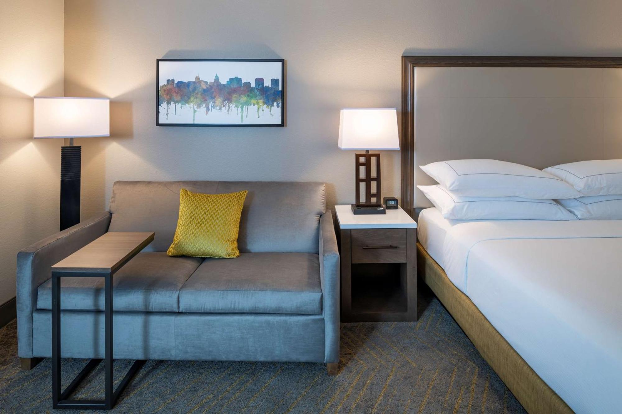 Doubletree By Hilton Madison East Hotell Exteriör bild