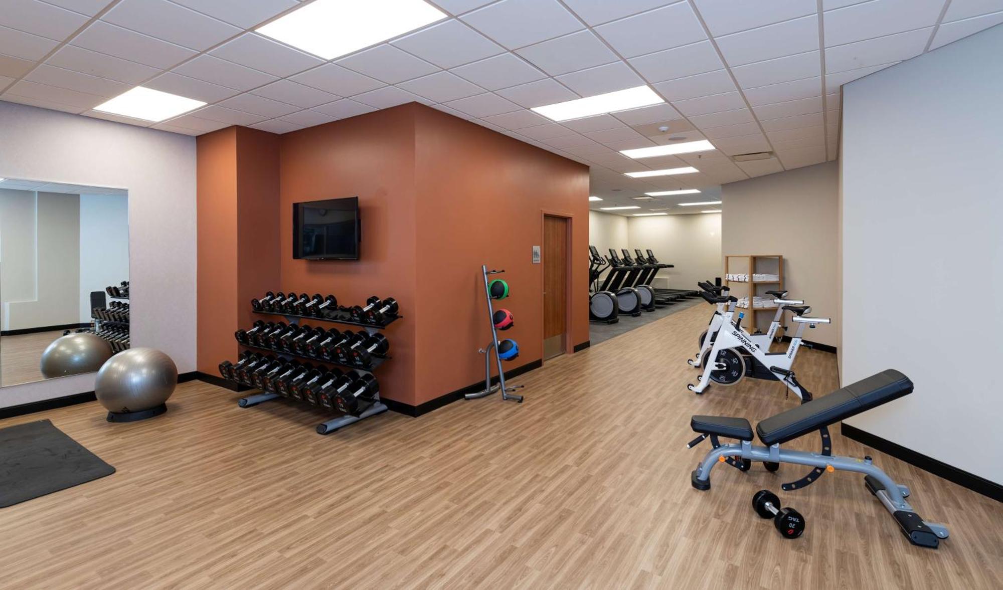 Doubletree By Hilton Madison East Hotell Exteriör bild