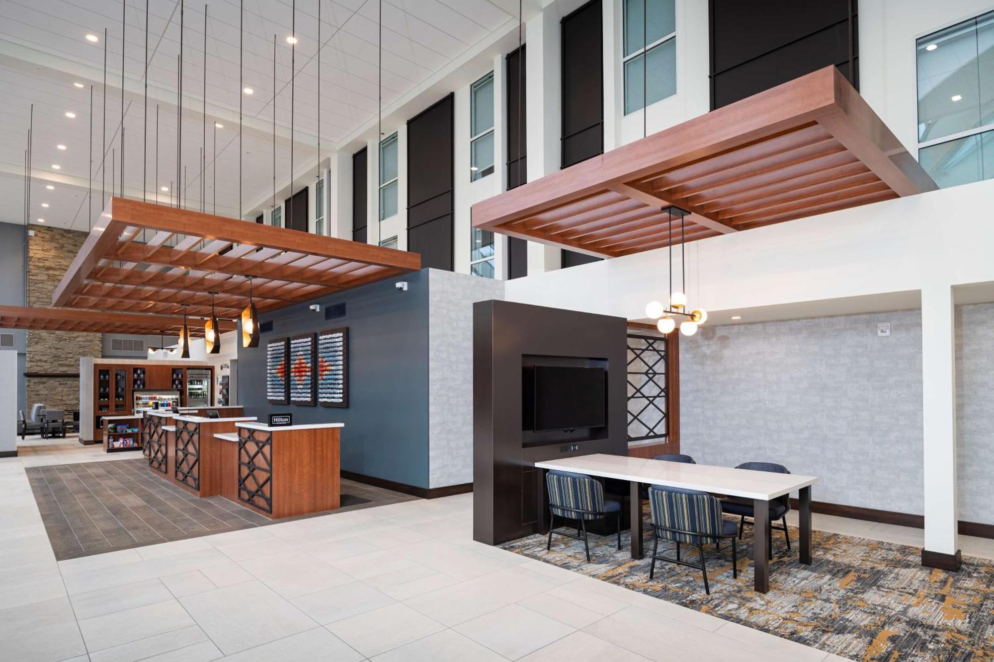 Doubletree By Hilton Madison East Hotell Exteriör bild