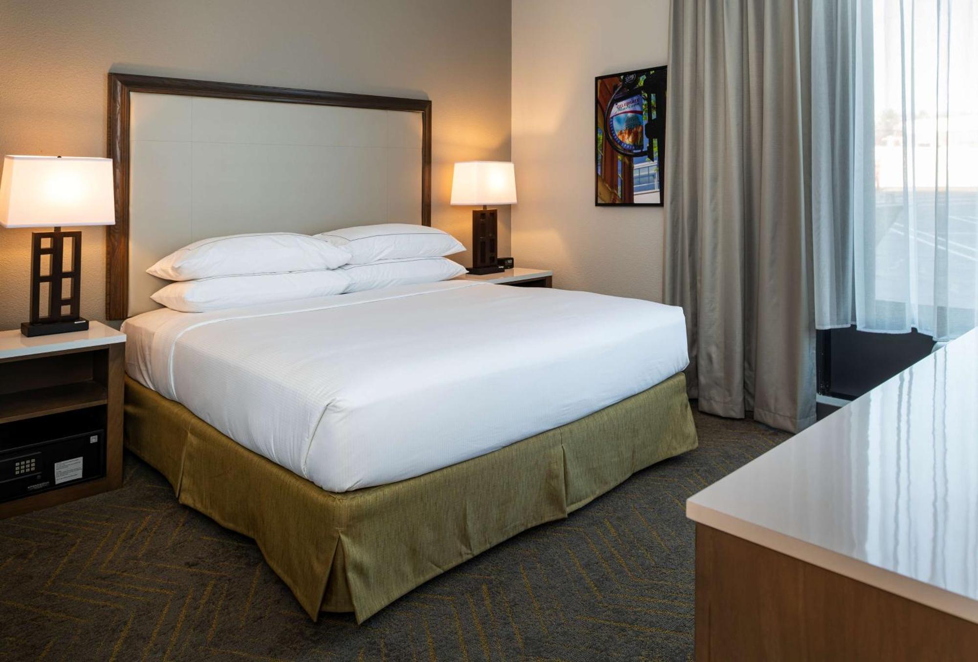 Doubletree By Hilton Madison East Hotell Exteriör bild
