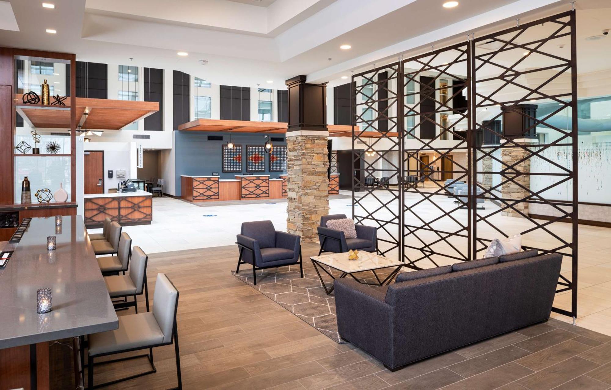 Doubletree By Hilton Madison East Hotell Exteriör bild